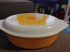 Vintage Pyrex Yellow Daisy Sunflower 2 1/2 Quart Covered Oval Casserole Dish 045