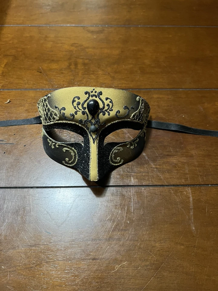 Vintage Hand Crafted Venezia Italy Masquerade Mardi Gras Mask Black & Gold - Image 3 of 4