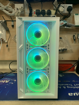 custom built gaming pc. Intel i5-7500 @ 3,4ghz, 16gb ram, 512gb m.2, 8gb Karte
