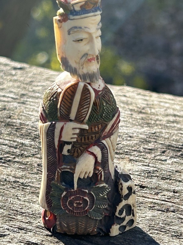Snuff Bottle Late 19th Century Emperor Figure Qing Dynasty