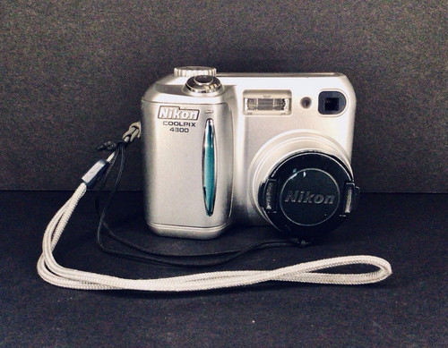 CAMERA NIKON COOLPIX 4300 E4300 16.0 MEGAPIXEL N150 SILVER METAL