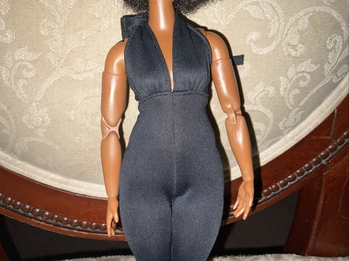 Barbie Signature Looks Model # 2 Black Curvy Made to Move Doll Afro - Bild 4 von 7