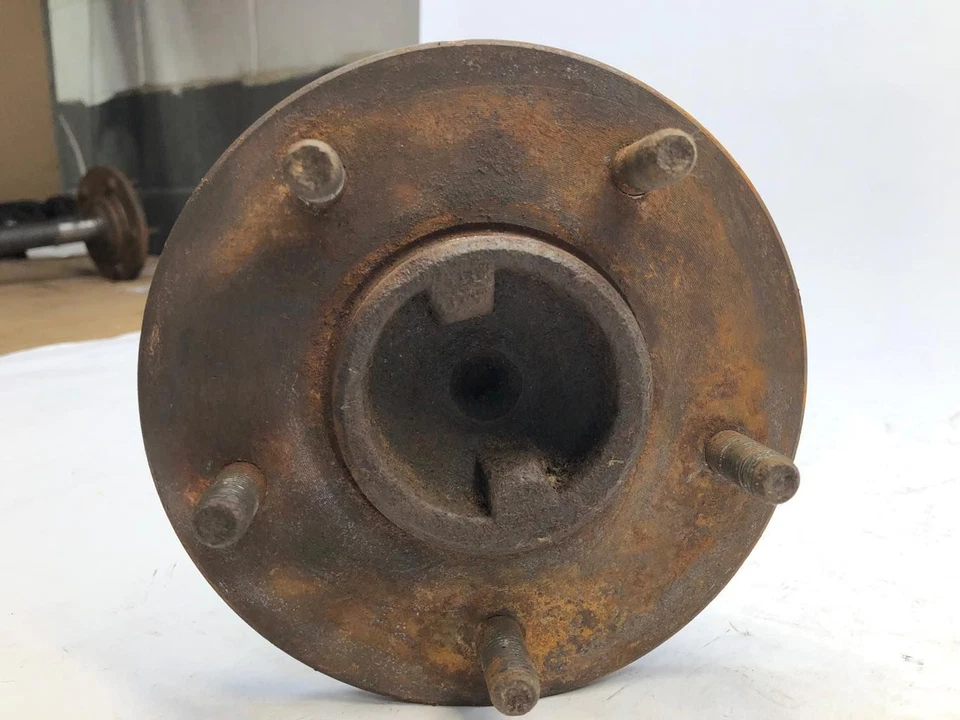 Eje trasero derecho pasajero Chevy Chevelle El Camino 73-77 9,5x2 frenos 8,5" Foto 2 de 4