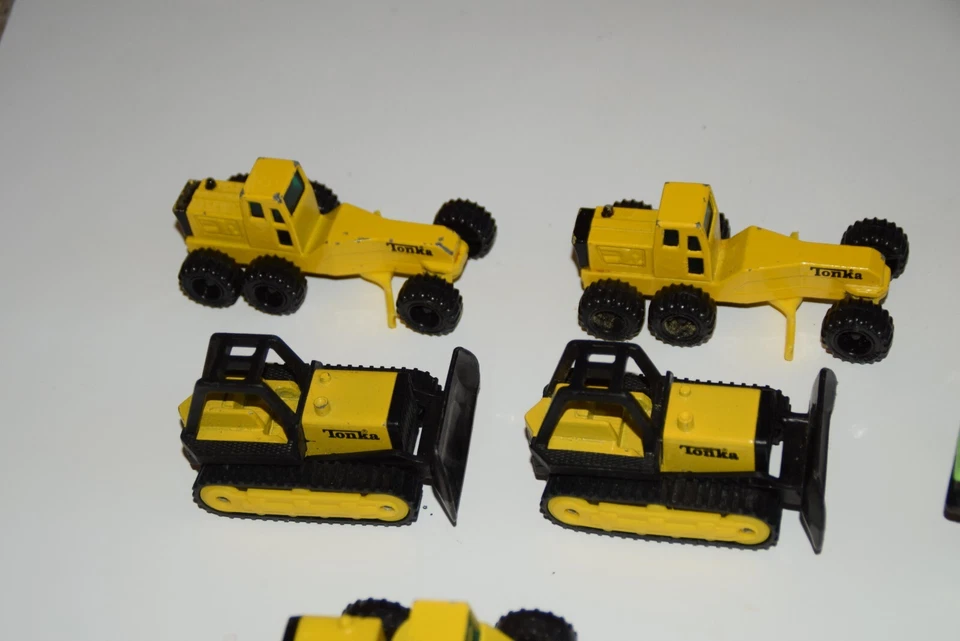 Vintage 90's Tonka Mini Lot Of 9 Construction Vehicles Metal / Plastic  - Image 2 of 4