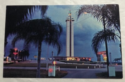 Night View of Citrus Tower, Clermont, Florida. Postcard (B3)
