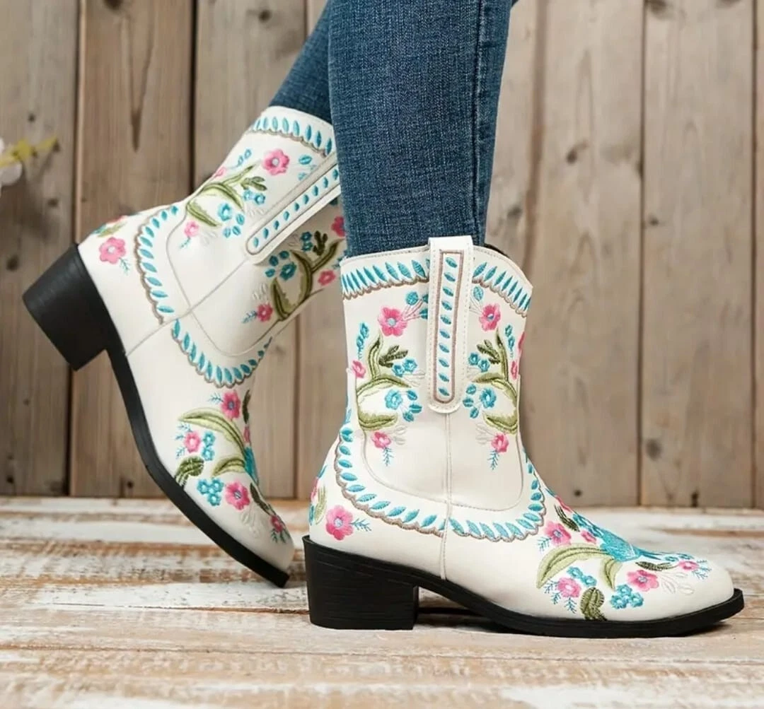White embroidered hotsell cowgirl boots