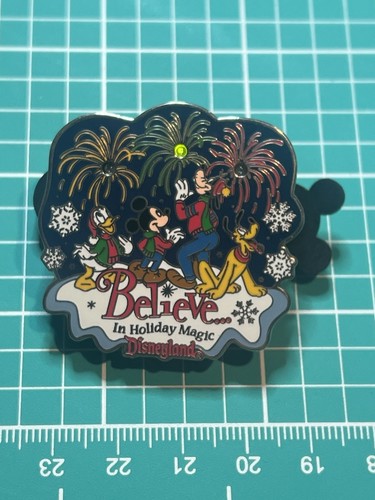 "Believe…In Holiday Magic" Disneyland Limited Edition Pin Mickey Pluto Disney - Bild 13 von 18