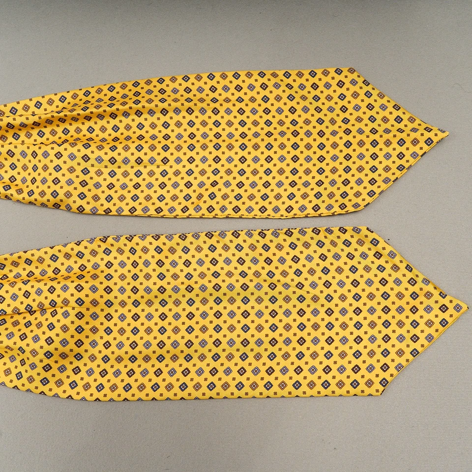 Vintage Men’s Silk Ascot Cravat Tie Necktie Yellow Geometric Diamonds - Image 3 of 4