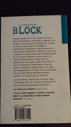 The Burglar in the Closet by Lawrence Block SC SIGNED Spanish Edition - Picture 5 of 5