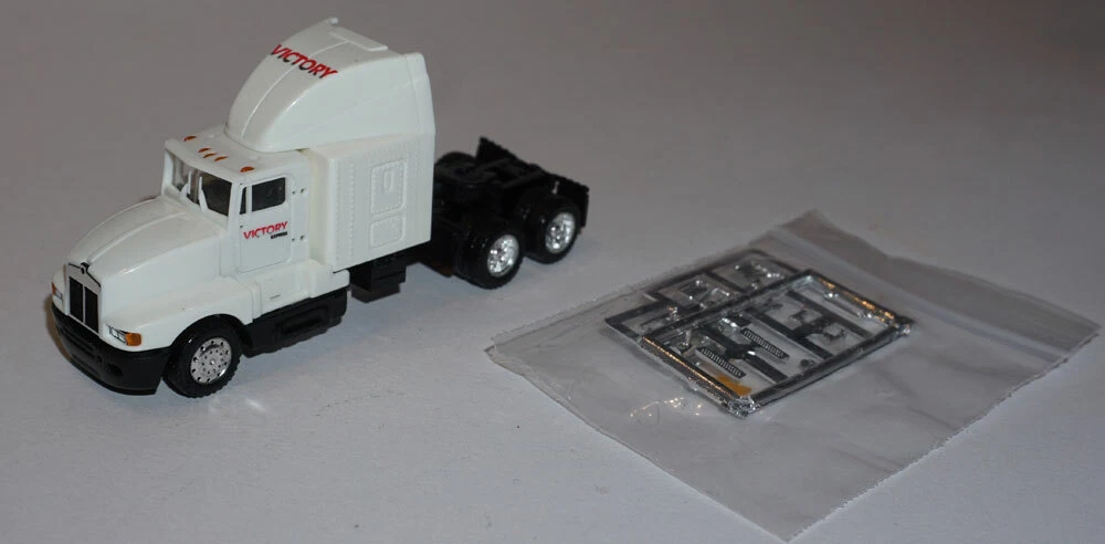 MAJORETTE - CAMION Kenworth semi "Rank Xerox" fond blanc 1:87 EUR 4,99