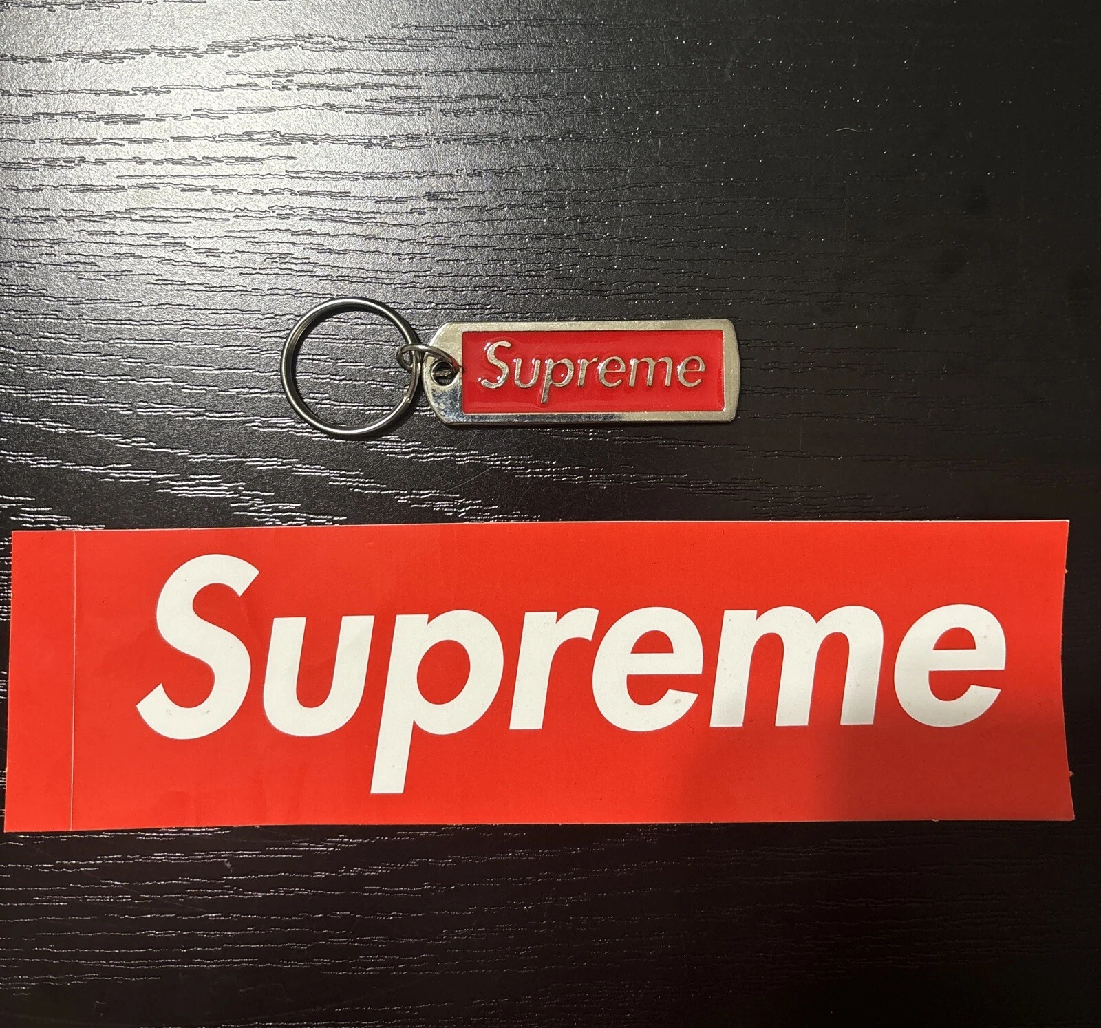 Porte clés Supreme Metal Tag SS13 Red Box Logo Keychain Accessoire 2013 Dog Tag