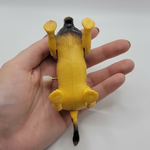 Vintage Plastic Mechanical Wind Up Toy Walking Lion Figure - does not work - Picture 6 of 6
