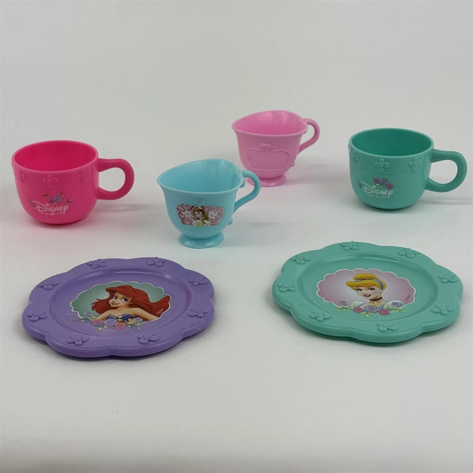 4 tazas de té y 2 platos de plástico CDI Disney Princess Child's Fing Play Foto 2 de 4