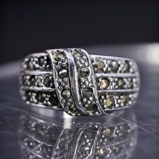 Size 7, vintage sterling silver 925 statement band ring with cluster marcasite