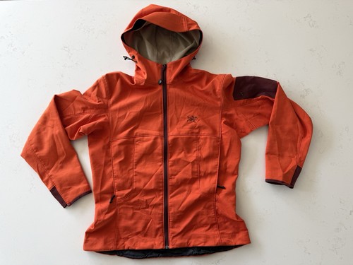*READ* Vintage Arc’teryx Epsilon(?) Softshell Hoodie Jacket - Orange- Women’s M