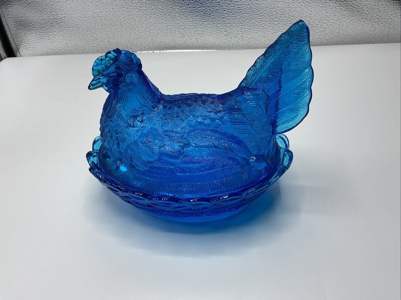 VTG Blue Hen On Nest Covered Candy Dish 7” Split Tail