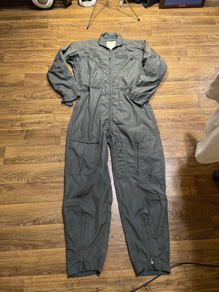 Vtg Propper CWU-27/P Flight Suit Coveralls Mens 44 Regular Sage Green Aramid FR - Image 3 of 4