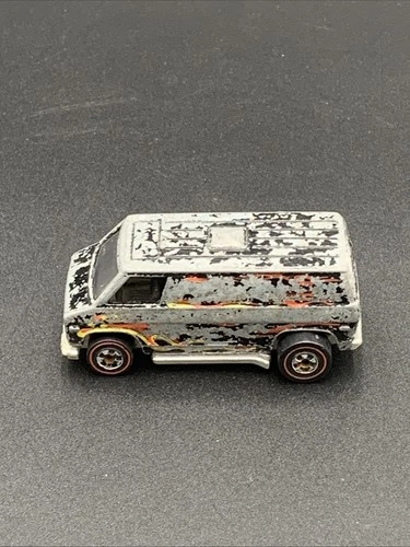 HOT WHEELS 1974 Redline SUPER VAN Black w/ Red & Yellow Flames Poor