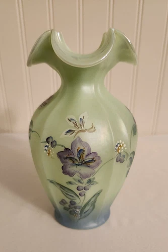 Fenton Iridescent Sea Green Mist Aurora Floral Interlude Vase Purple Flowers