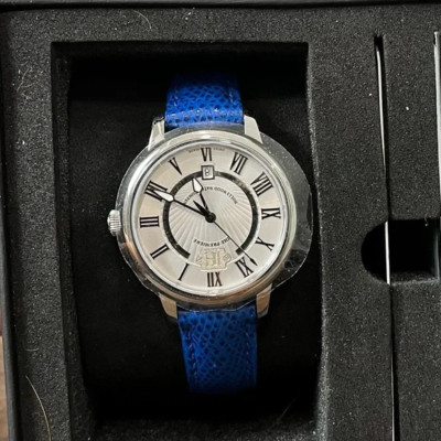 New in Box HWC (Hollywood Watch Company) Women display picture 3