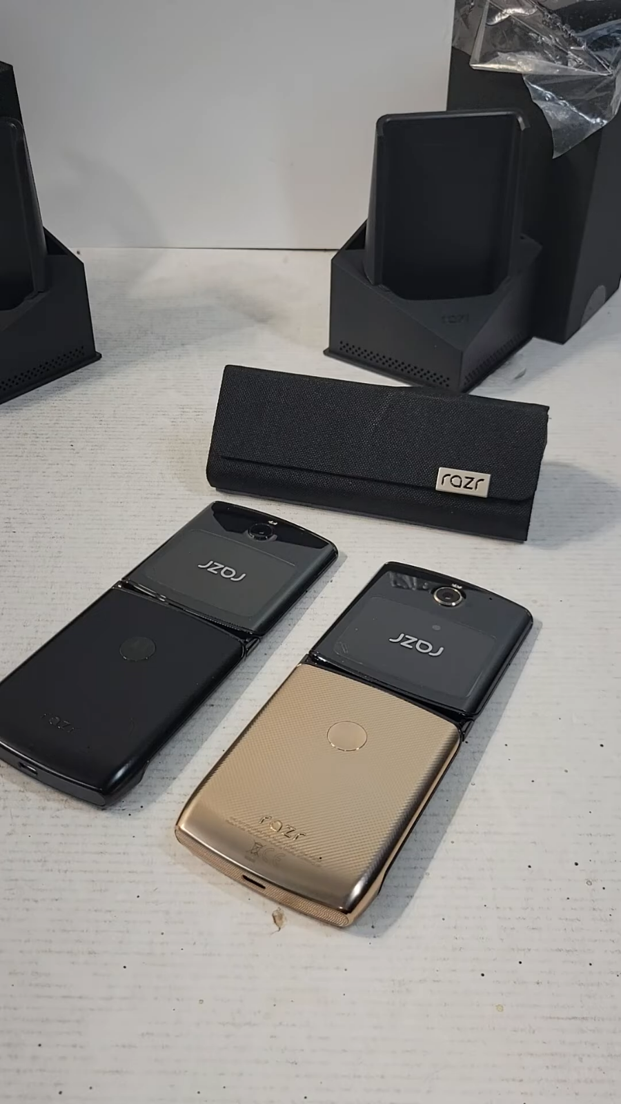 Motorola Razr XT20002 8RAM 128GB eSIM ACTIVATION ONLY (NO PHYSICAL SIM