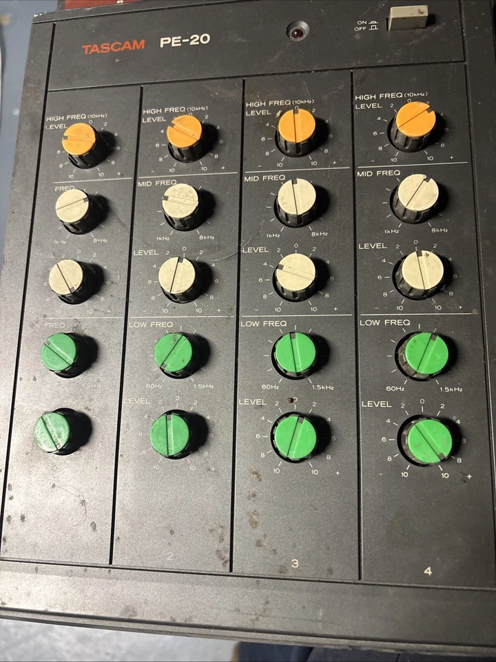 Микшер Tascam PE-20 включается - Изображение 3 из 4