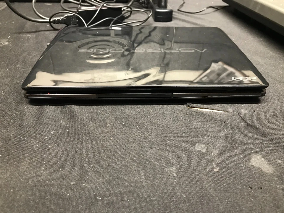 Acer Aspire One Laptop Intel Atom N2800 @1.86GHz, 1GB RAM , Win 7, 280GB HDD - Image 4 of 4