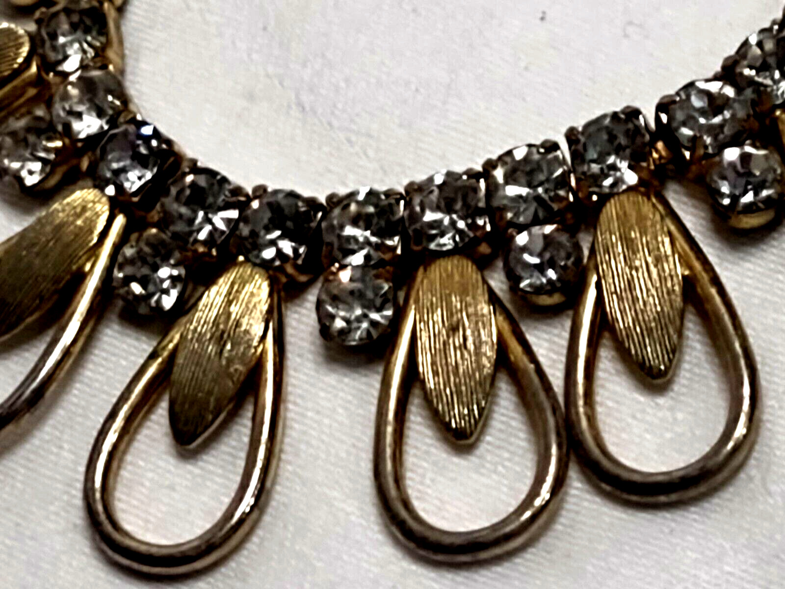 VTG Gold Tone Signed SC Sarah Coventry Necklace Chan-Di-Lites 1966 Rhinestones