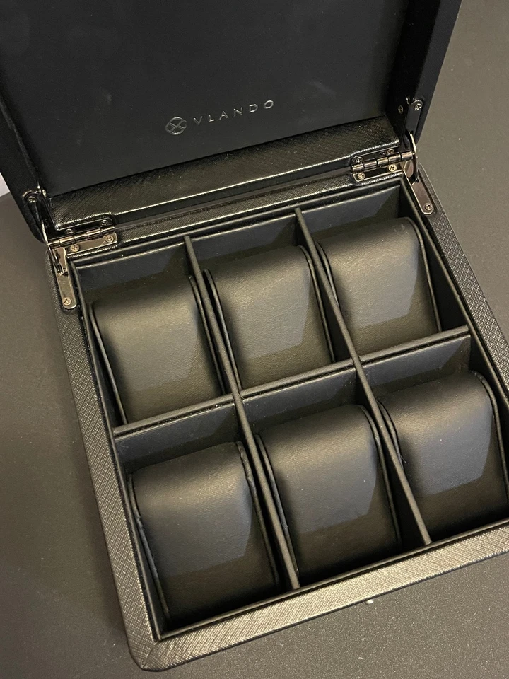 Caja de reloj organizadora Vlando 6 ranuras estuche de cuero sintético negro con cojines Foto 3 de 4