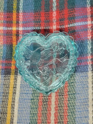 FENTON Iridescent Blue Glass Hummingbirds Heart Shaped Trinket Box