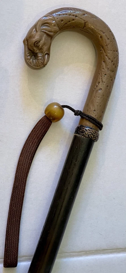 "Antiguo bastón con cabeza de elefante de celuloide/baquelita con cuentas de lazo de tela 35""" Foto 2 de 4