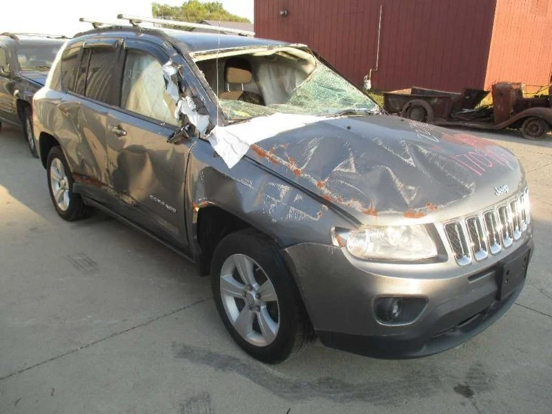 Bote de vapor de combustible Compass 2011 276434 Foto 4 de 4