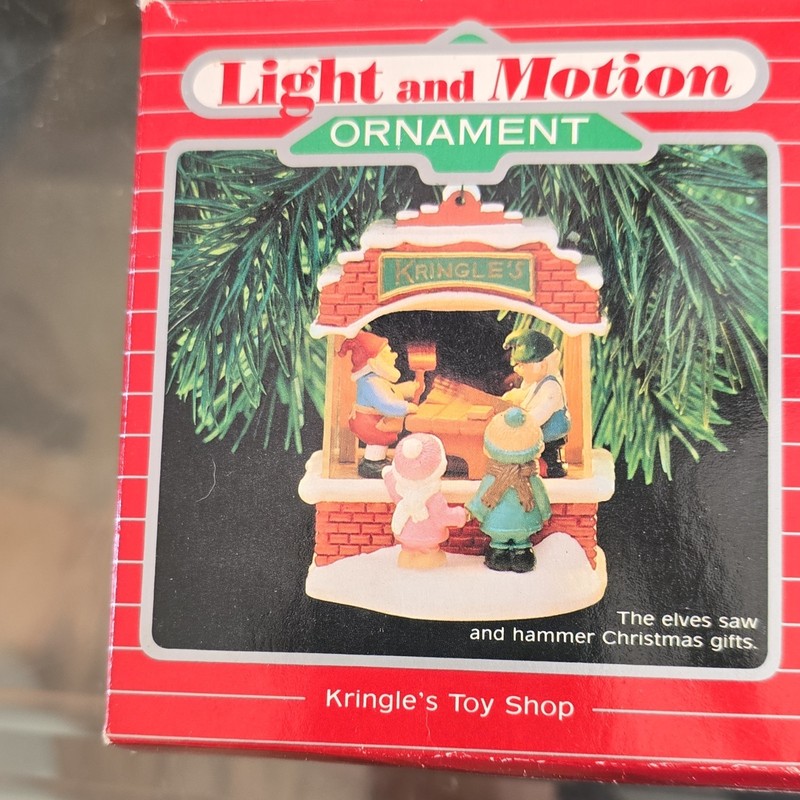 Hallmark Keepsake Magic Kringle's Toy Shop Ornament Lighted Motion Christmas