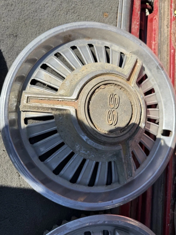 1965 1966 Chevrolet Chevelle Malibu 14"  Hubcaps Set Of 4 - Image 4 of 4