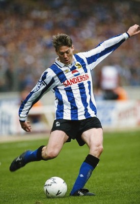 Chris Waddle of Sheff Wed FA Cup semi final between Sheffield Wedn- Old Photo