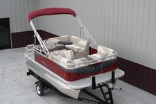 New 15 ft  pontoon boat with 25 Hp