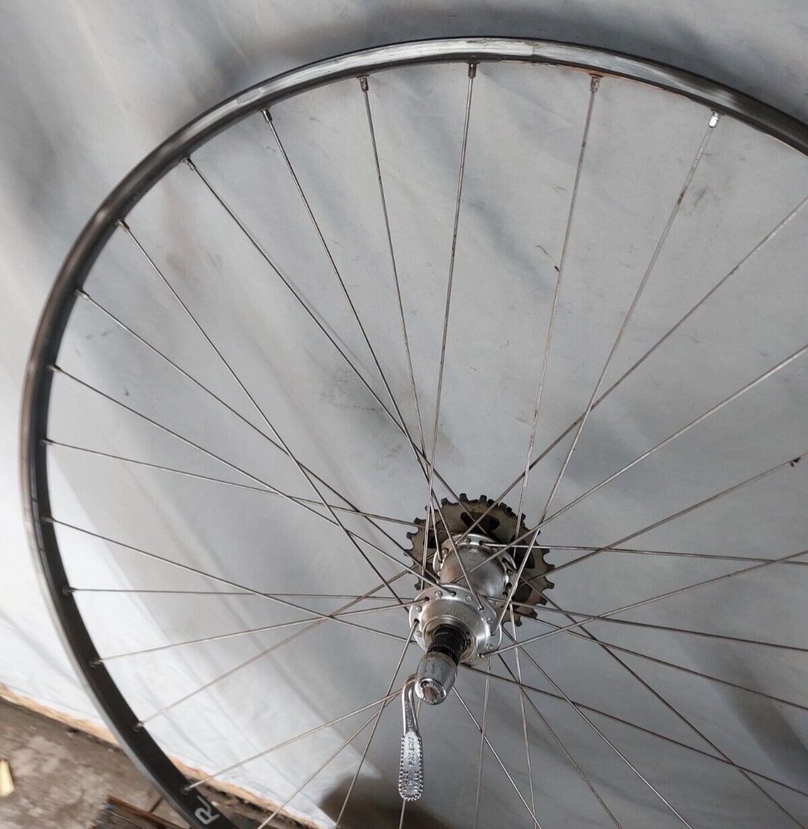 Paire De Roues Campagnolo Record 700c – Moyeux Campy – 32 Rayons – 126/100 Mm – Italie