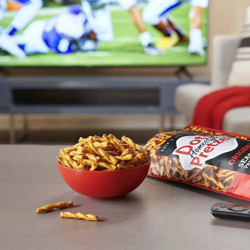 Dot's Homestyle Pretzels Original Seasoned (35 oz.) - Image 3 of 4