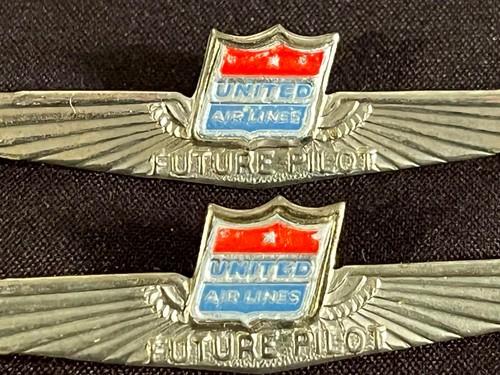Two Vintage United Airlines Future Pilot Metal Wings Pinback Pins ~ EUC - Picture 2 of 4