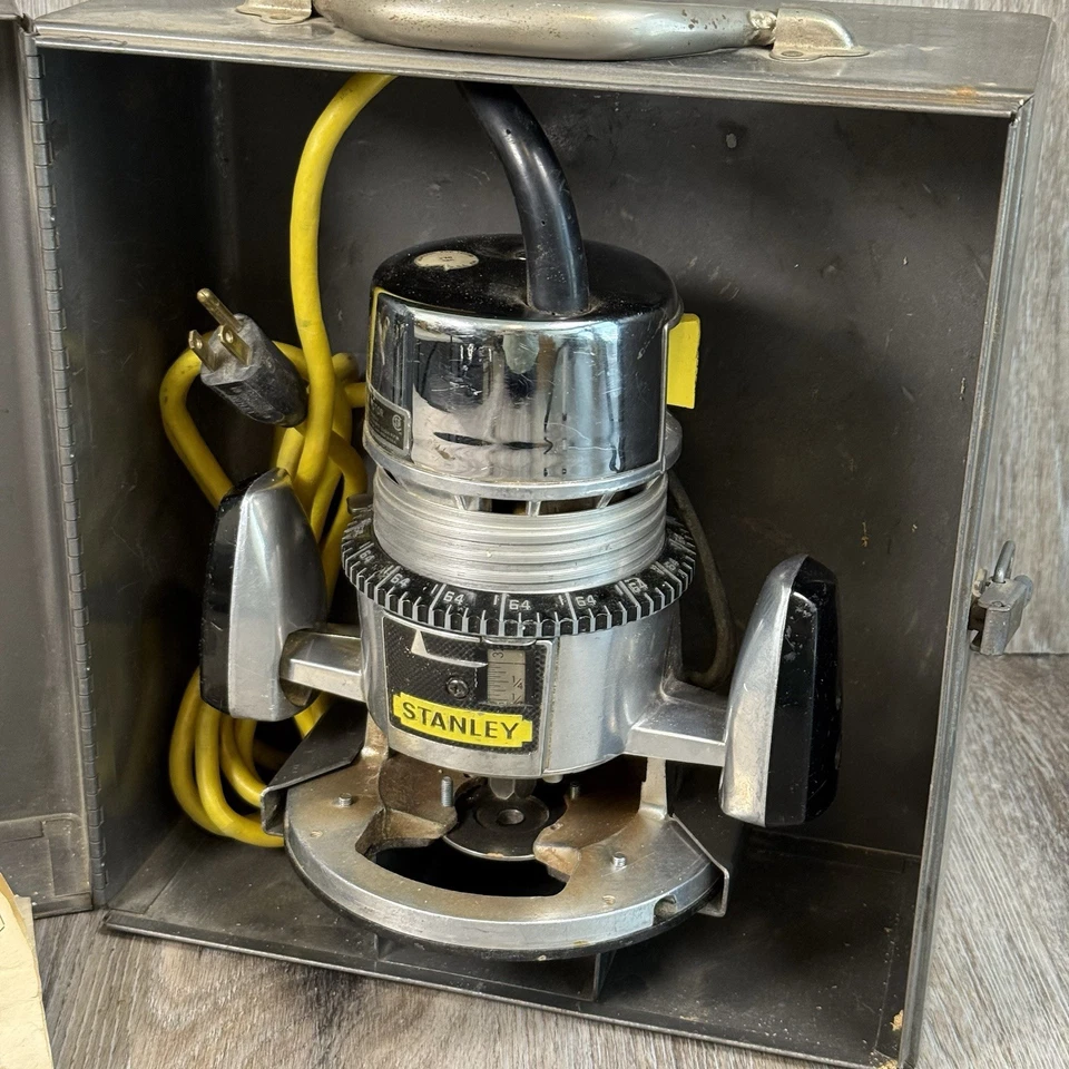 复古 Stanley 美国路由器 80258 电机 82902 底座和 82907 指南带商店工具箱 — 第 2/4 张图片