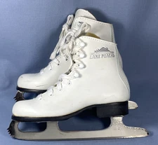 Lake Placid Youth Girl Size 13 White Figure Ice Skates HK Blades Very Nice