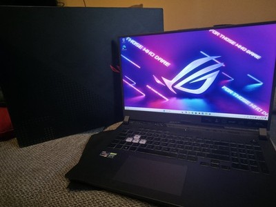 ASUS ROG Strix G713R Laptop Ryzen 9 RTX 3060 32 RAM 3TB SSD  