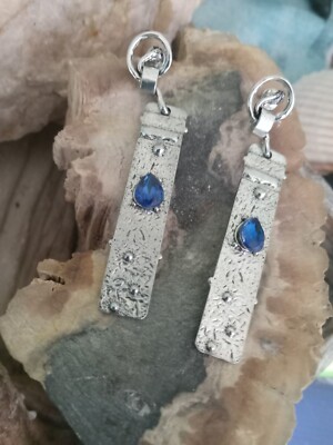 Womens Hammerd Silvertone Earrings Faux Sapphire Cabochon Long Boho Dangle Trend