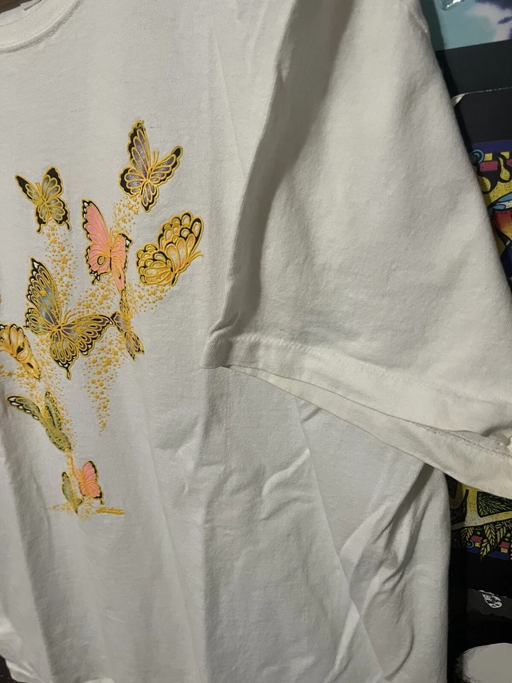 Camiseta vintage de los 90’s Morning Sun con mariposa’s Foto 4 de 4