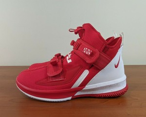 Tenis Nike LeBron Soldier 13 | niños | Innovasport
