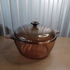 VTG. VISIONS CORNING WARE AMBER 4.5 L DUTCH OVEN 5 QT. STOCK POT & PYREX LID