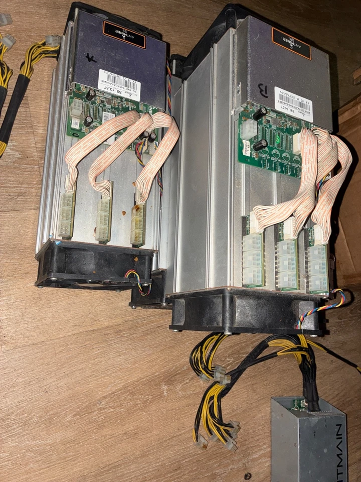 Bitmain Antminer S19 Pro 110TH 3250W Bitcoin Miner - White - Image 2 of 3