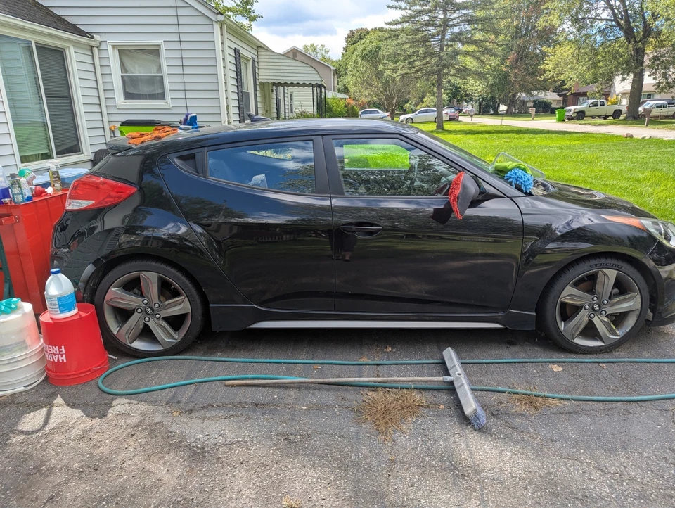 Hyundai Veloster 2015 tengo todo el auto, lo vendo por piezas, funciona y Foto 2 de 2