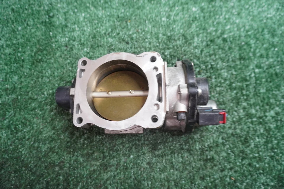 Ford F-150 2004 2005 2006 cuerpo del acelerador del motor de 5,4 L fabricante de equipos originales 147 k millas 3L3E9F991AD Foto 2 de 4