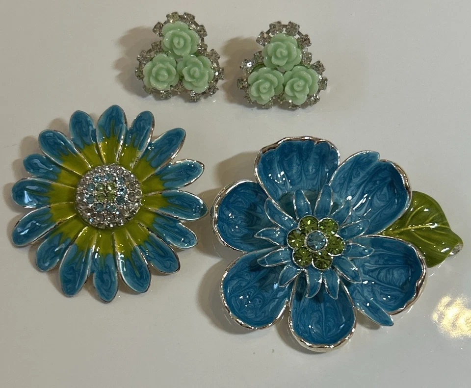 3 Piece Set: 2 Flower Brooches & Rose Earrings, Enamel W/Rhinestone Accents; 90s - Image 2 of 4